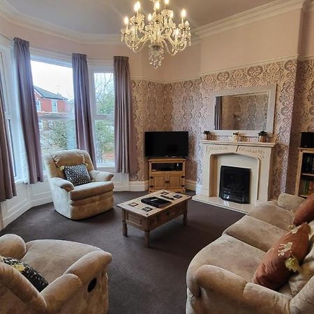 Stay - At Southport Holiday Home - Sleeps 6 Екстериор снимка