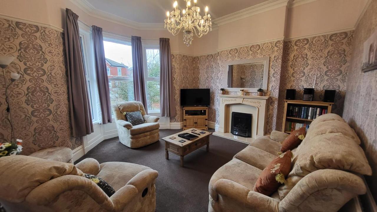 Stay - At Southport Holiday Home - Sleeps 6 Екстериор снимка