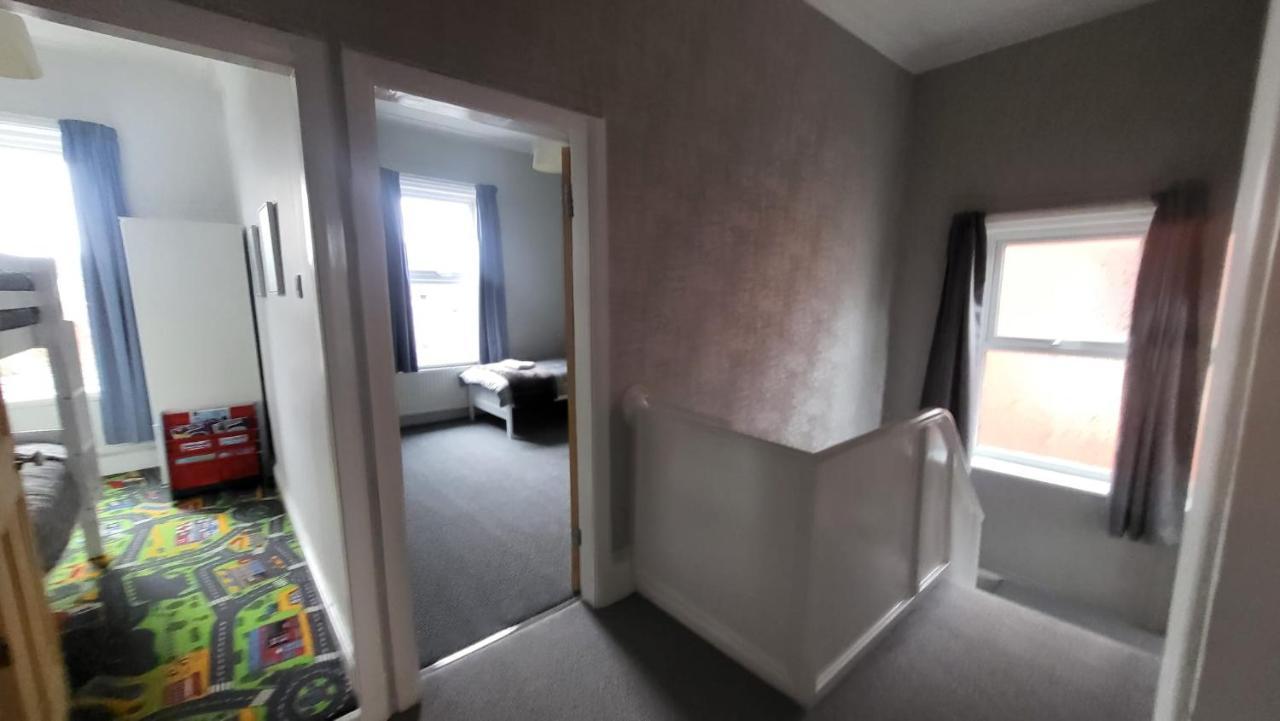 Stay - At Southport Holiday Home - Sleeps 6 Екстериор снимка
